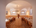 Urlaub am See: Enoteca & Osteria Murütsch im historischen Gewölbe - Parkhotel Margna