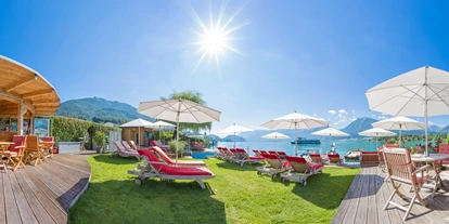 Hotels am See - Verpflegung: Frühstück - Lakeside Badestrand mit Bar und Wasserskischule. - Hotel Furian
