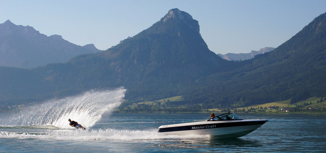 Urlaub am See: Wasserskifahrt oder Wakeboardfahrt mit Coaching. - Hotel Furian
