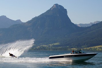 Urlaub am See: Wasserskifahrt oder Wakeboardfahrt mit Coaching. - Hotel Furian