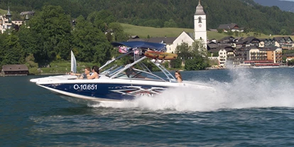 Hotels am See - Verpflegung: Frühstück - Motorbootrundfahrten mit Erklärung zu den schönsten Plätzen am Wolfgangsee - Hotel Furian