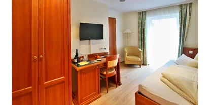 Hotels am See - Verpflegung: Frühstück - Einzelzimmer Blick in die Stöcklgasse - Hotel Weisser Hirsch