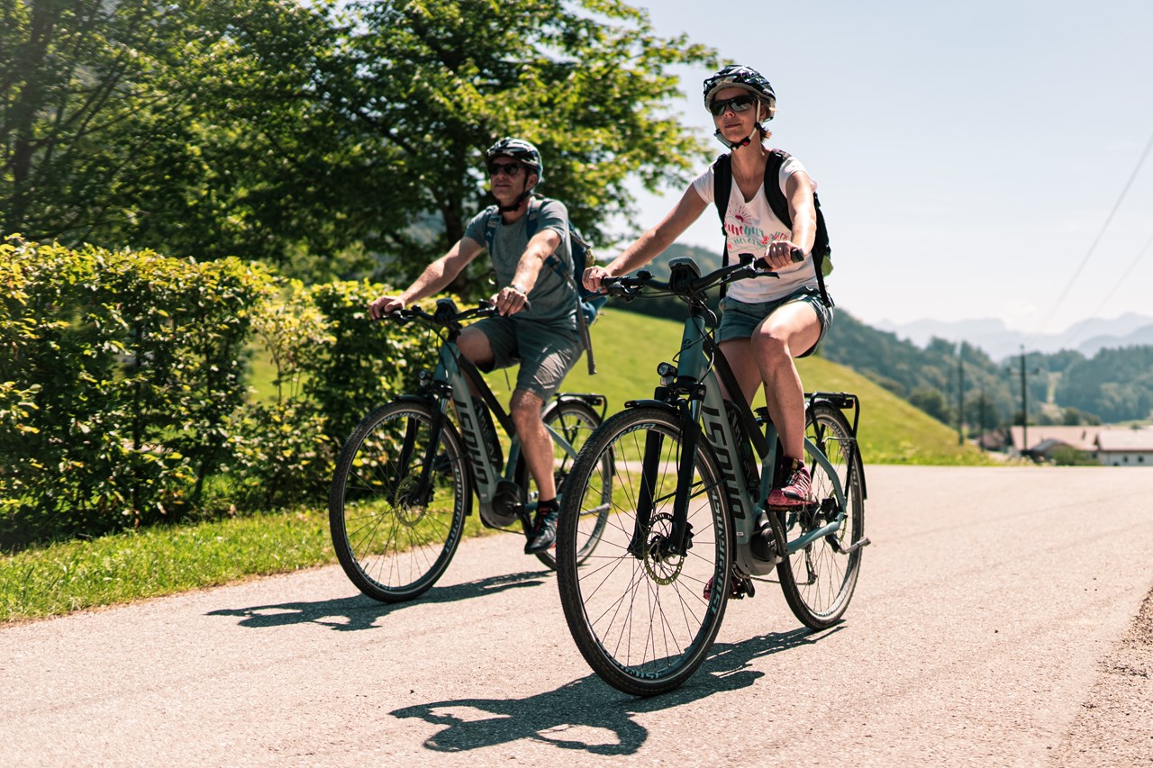 Hotel Peter am Wolfgangsee Freizeitangebote am See Auf zwei Rädern