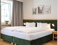 Urlaub am See: Superior Suite mit Terrasse und Seeblick - Hotel Peter am Wolfgangsee