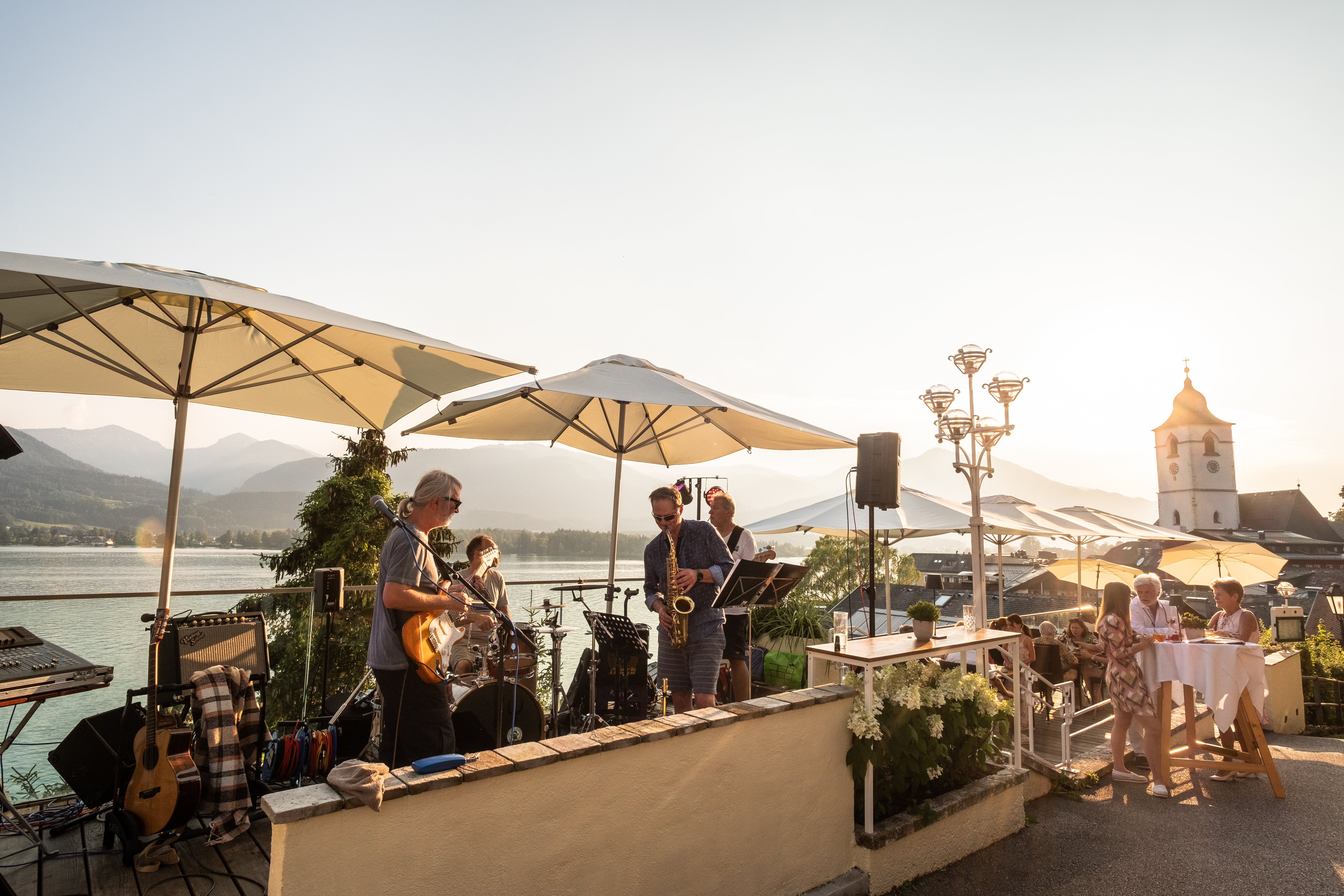 Urlaub am See: Hotel Restaurant Paul der Wirt mit Live-Musik - Hotel Peter am Wolfgangsee