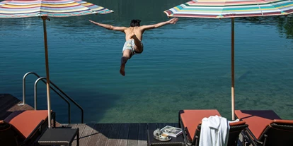 Hotels am See - Verpflegung: Frühstück - Liegebereich direkt am See - Cortisen am See****s