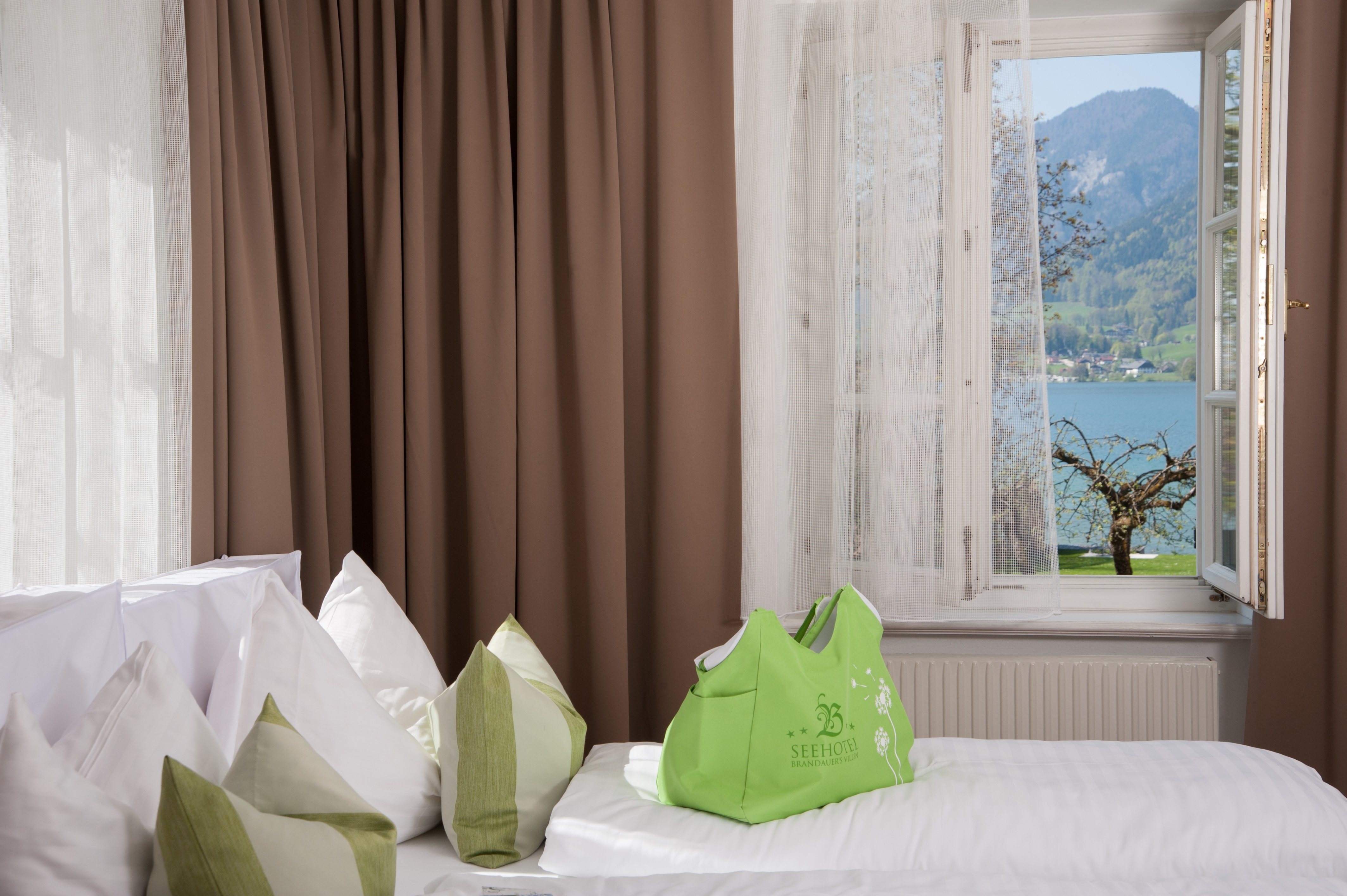 Seehotel Brandauer's Villen Zimmerkategorien Doppelzimmer mit Seeblick