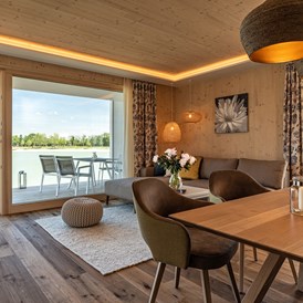 Urlaub am See: Wohnküche mit eigenem Steg am See ... Residenzen am See - VILA VITA Pannonia