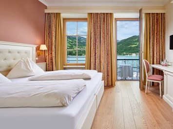 GRAND HOTEL ZELL AM SEE Zimmerkategorien Komfort Doppelzimmer mit Seeblick und Balkon 