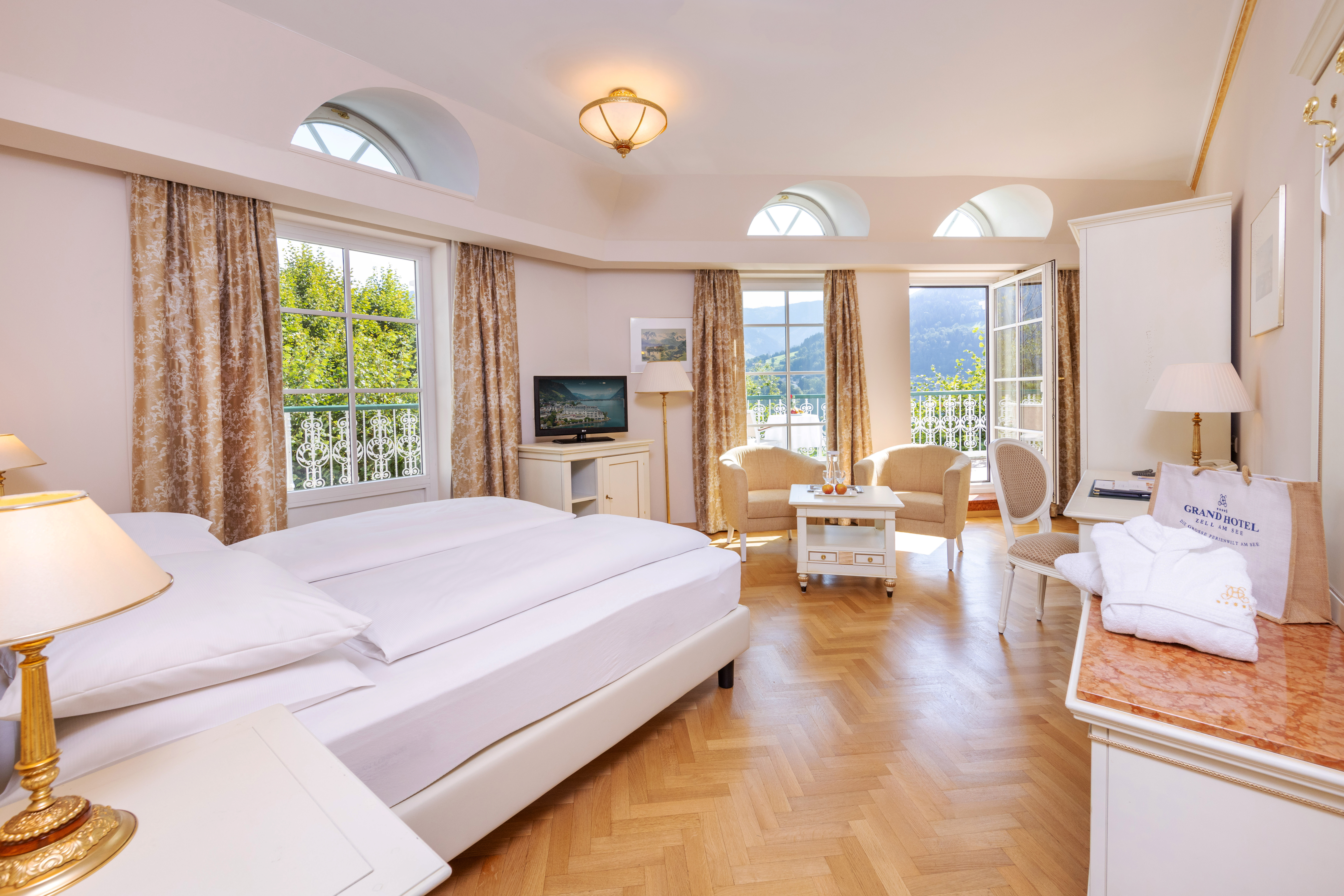 GRAND HOTEL ZELL AM SEE Zimmerkategorien Seeresidenz mit Balkon