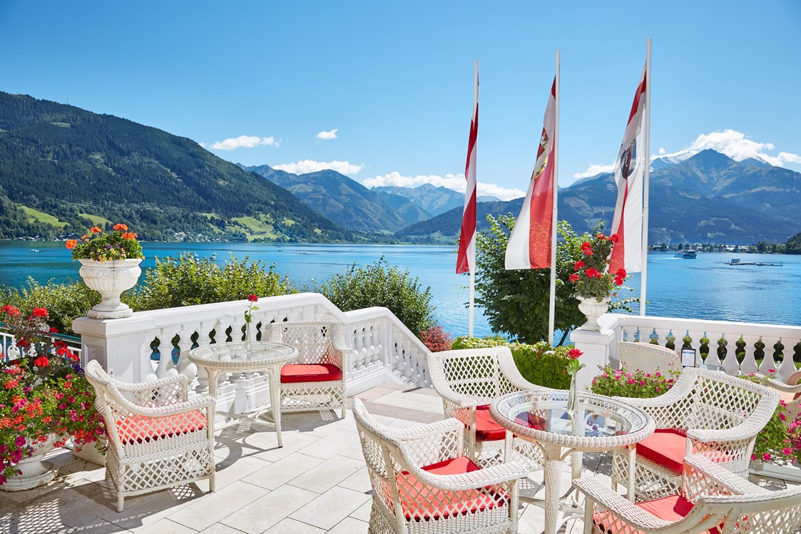 Urlaub am See: Seebar Terrasse - GRAND HOTEL ZELL AM SEE