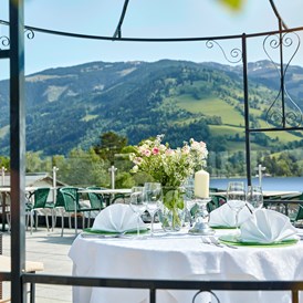 Urlaub am See: Dachterrasse / Natursolarium - RomantikHotel Zell Am See