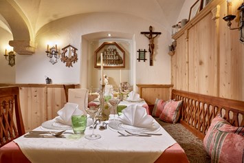 Urlaub am See: Restaurant / Romantikstube - RomantikHotel Zell Am See
