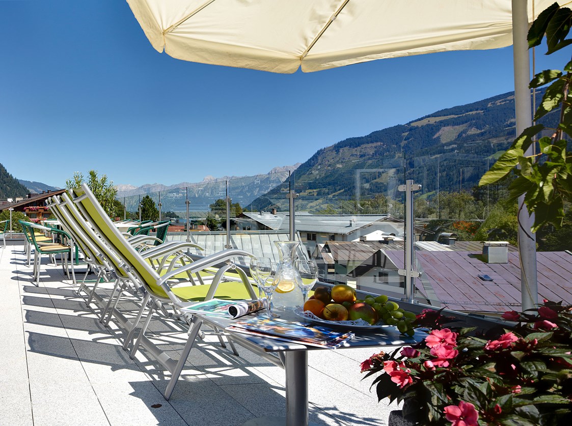 Urlaub am See: Dachterrasse_Natursolarium - Hotel Fischerwirt
