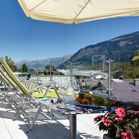 Urlaub am See: Dachterrasse_Natursolarium - Hotel Fischerwirt