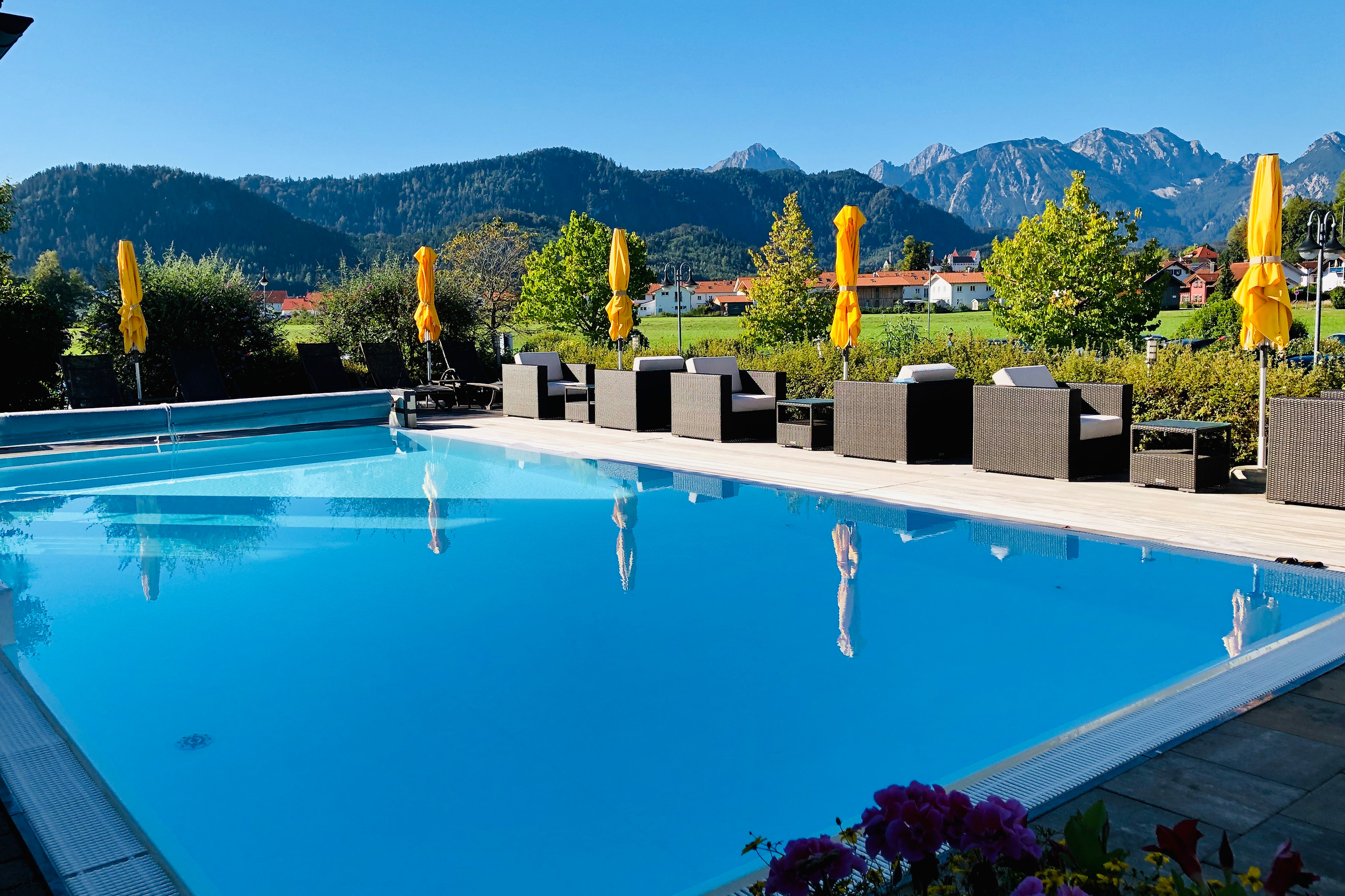 Urlaub am See: Pool - Hotel Sommer Füssen
