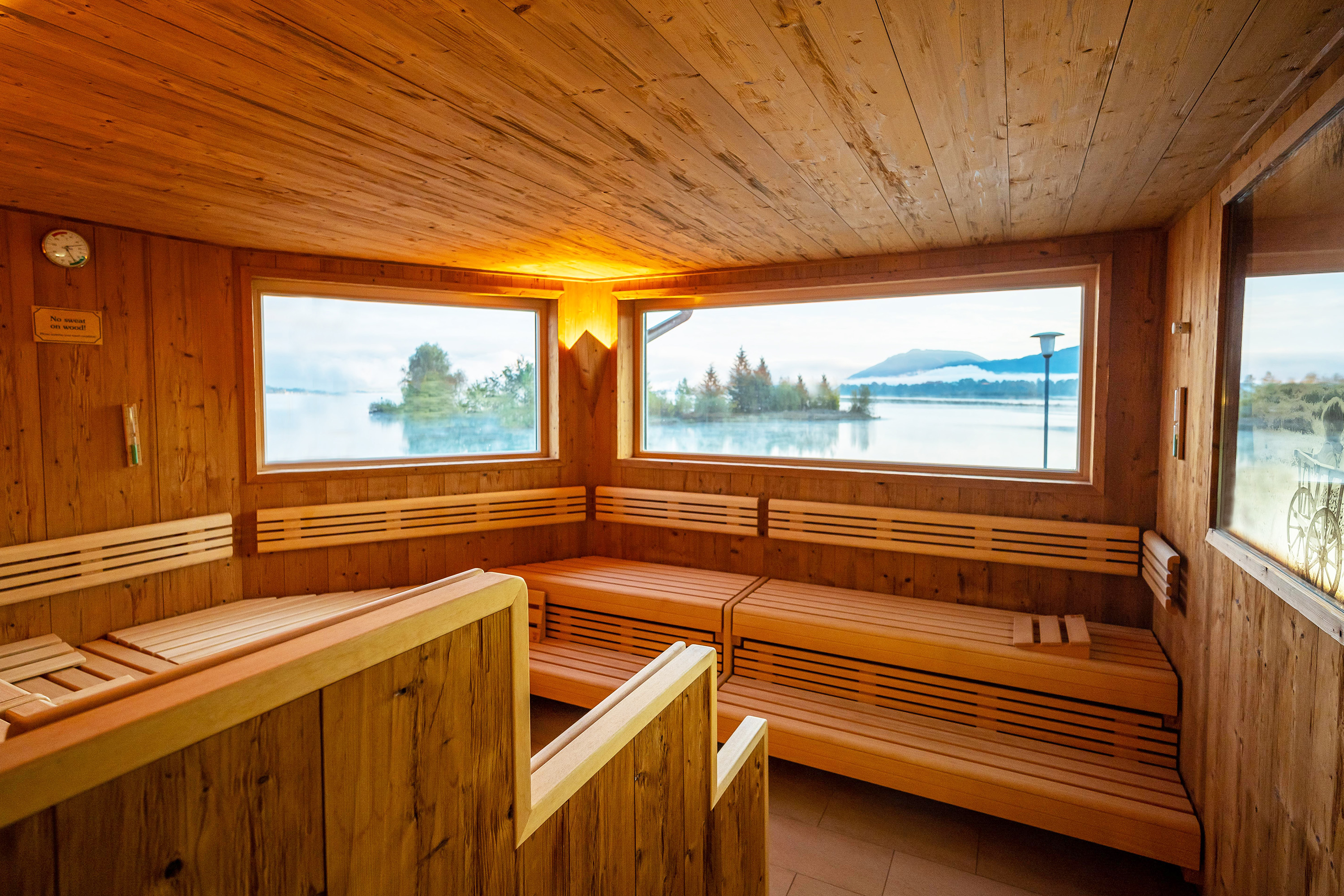 Urlaub am See: Sauna mit Seeblick  - Hotel Sommer Füssen