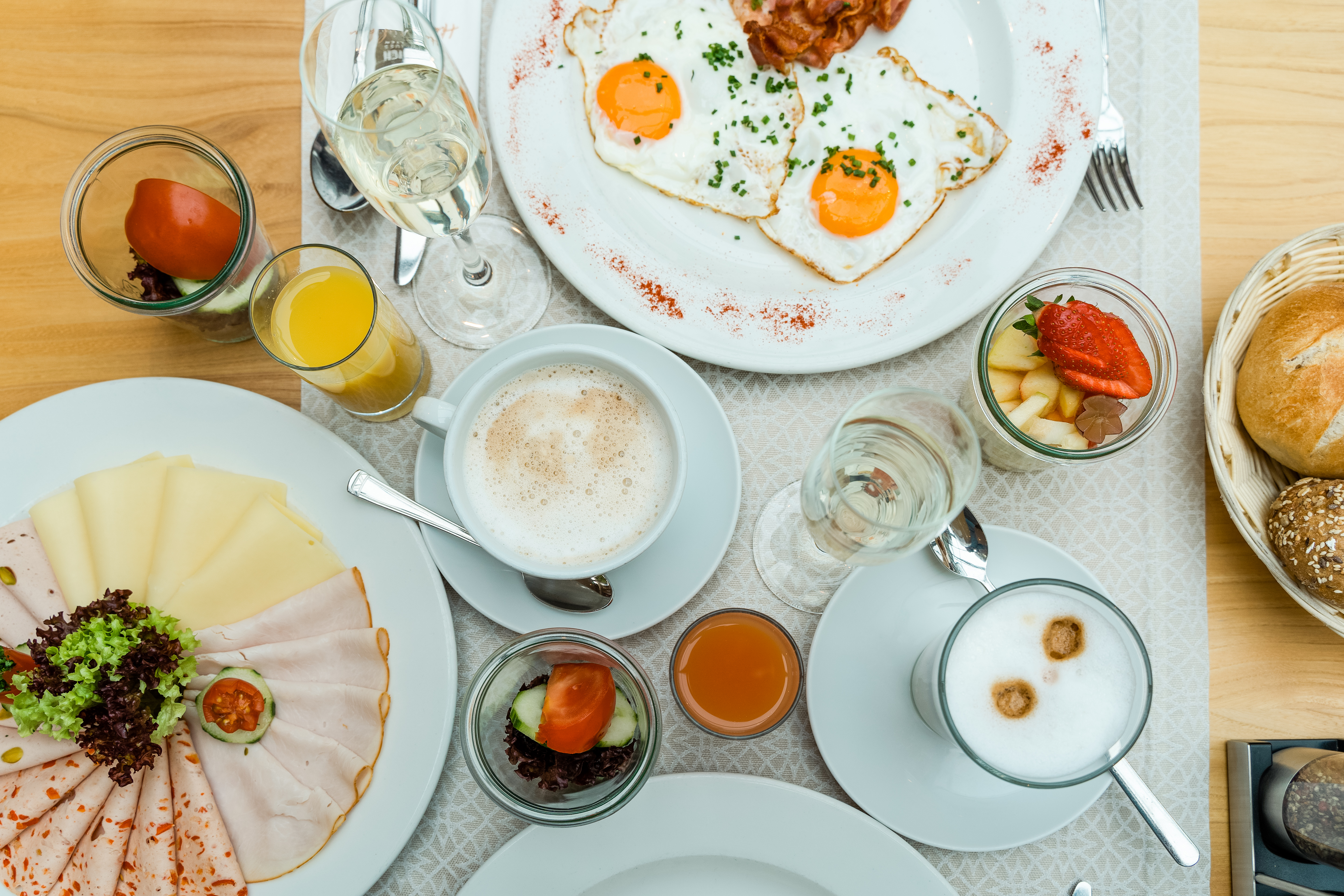 Hotels am See - PLZ 6600 (Österreich) - Leckerer Start in den Tag - Hotel Sommer Füssen