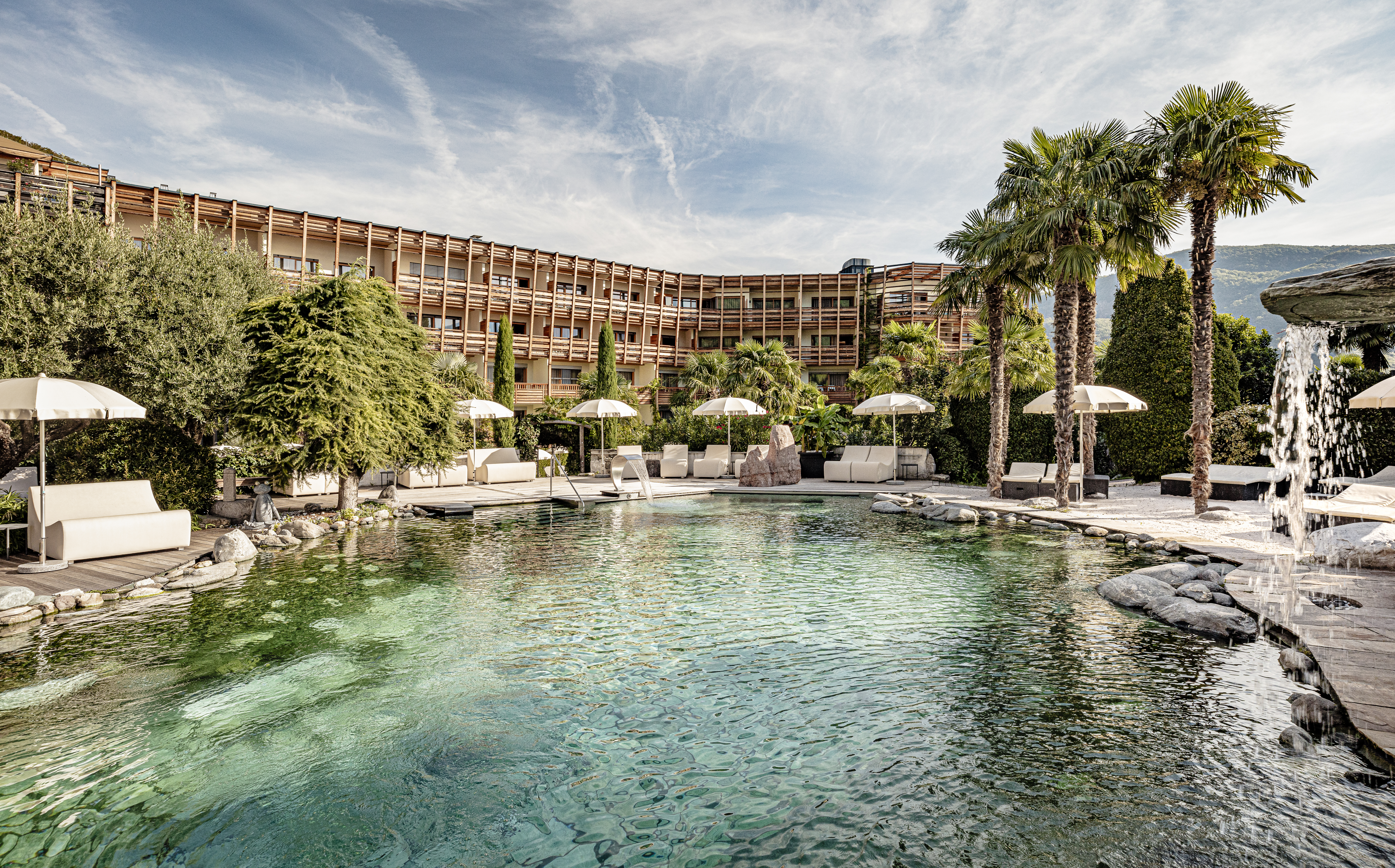 Hotels am See - Pools: Schwimmteich - Lake Spa Hotel SEELEITEN