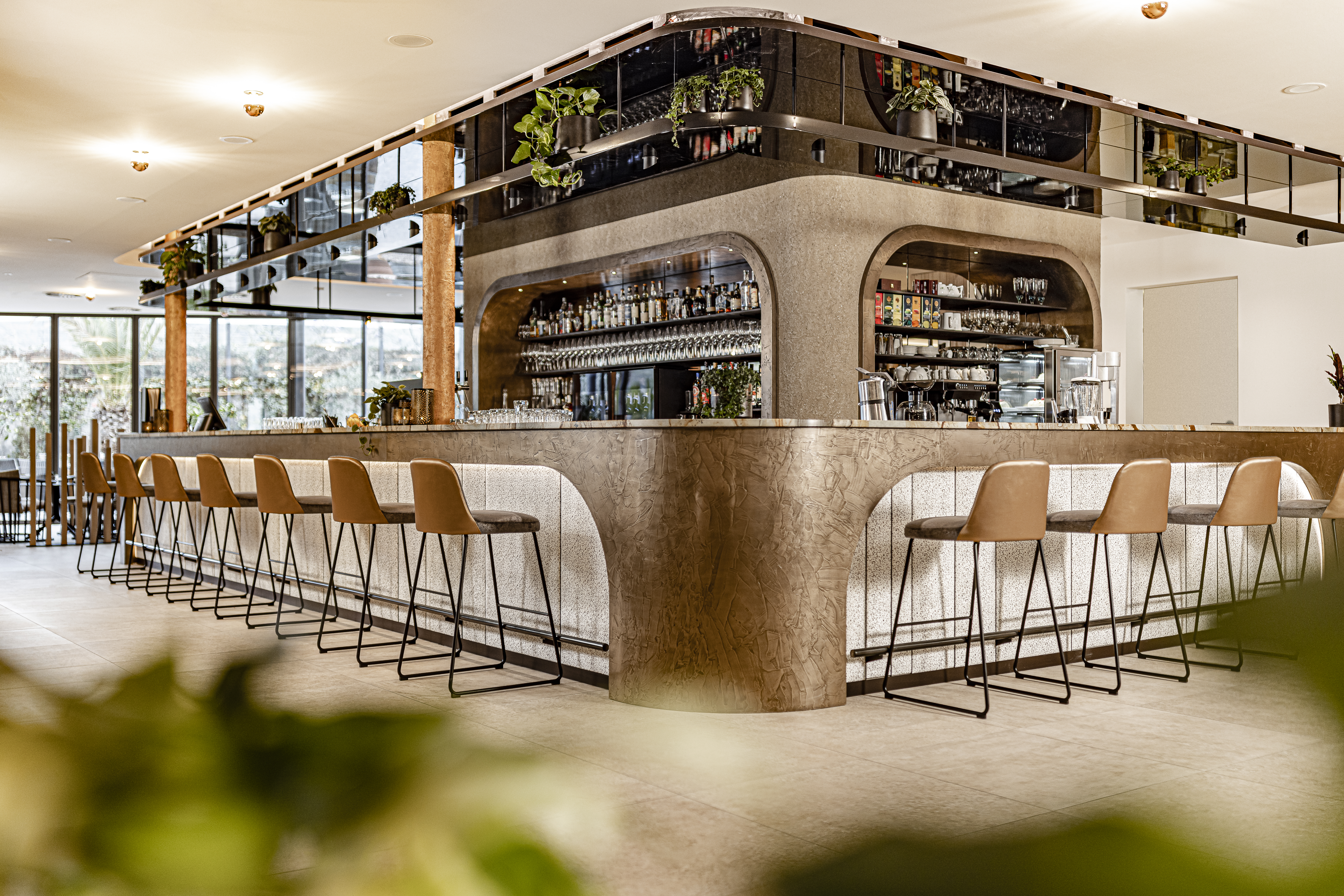 Hotels am See - Pools: Schwimmteich - Lake Spa Hotel SEELEITEN