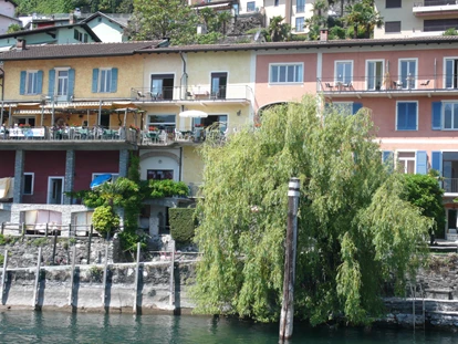 Hotels am See - Porto Ronco - Posta al lago direkt am SEE - Art Hotel Posta al lago