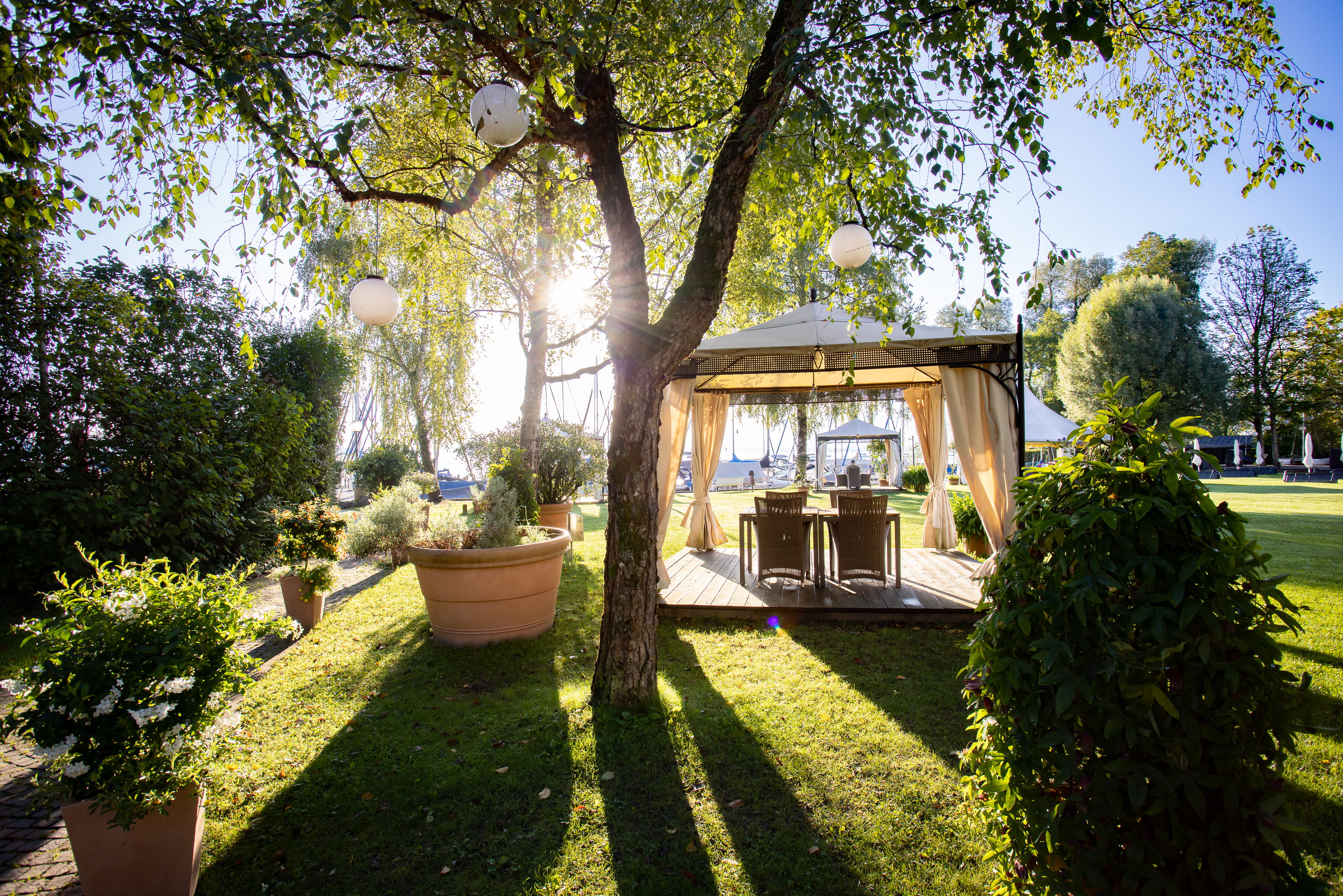 Urlaub am See: Yachthotel Chiemsee