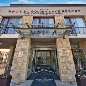 Urlaub am See: Hotel Golden Lake Resort