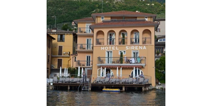 Hotels am See - Castelletto diBrenzone - Seite von Gardasee mit Terrasse - HOTEL SIRENA