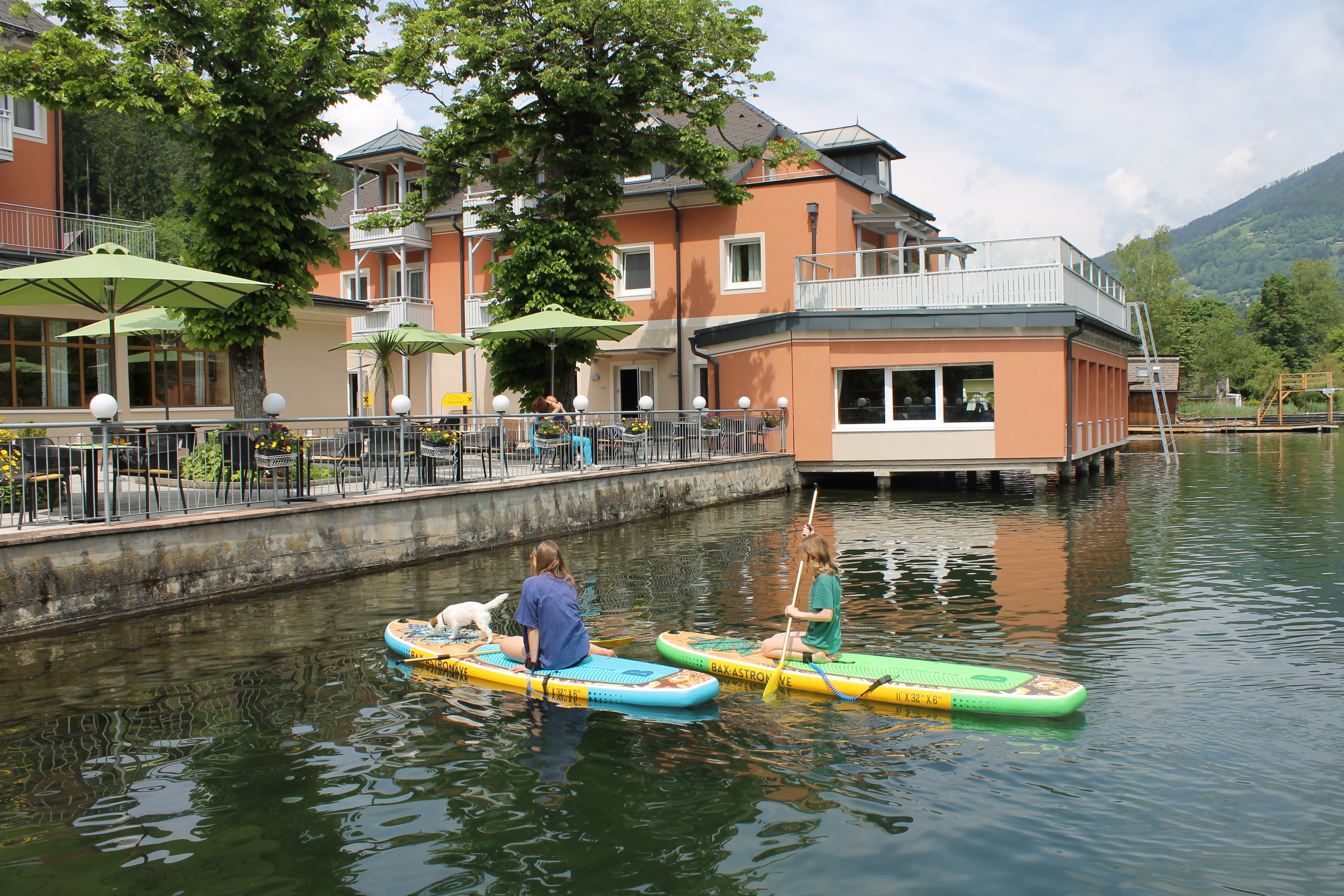 Strandhotel Burgstaller Freizeitangebote am See Stand Up Paddeling