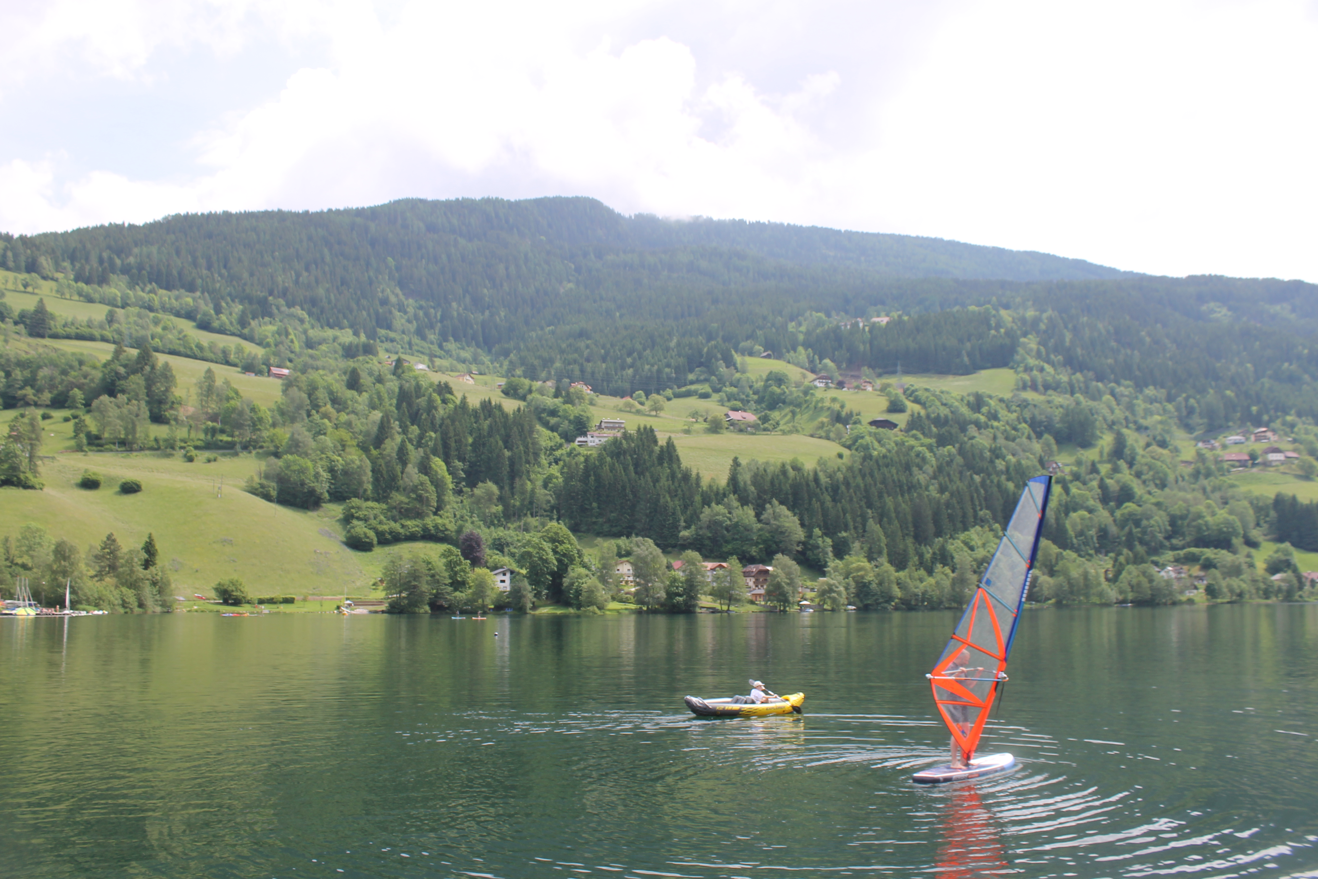 Strandhotel Burgstaller Freizeitangebote am See Surfen
