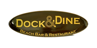 Hotels am See - Klassifizierung: 3 Sterne - Italien - Die Beachbar Dock & Dine serviert italienische Küche, typische Gardasee Gerichte und Meeresfrüchte, die Sie mit einem erfrischenden Cocktail, Bier oder Wein kombinieren können. Genießen Sie unsere Spezialitäten und Sommergetränke beim malerischen Seeblick auf der Open-Air-Terrasse. D&D bietet eine ungezwungene Atmosphäre, die Boardshorts und Flips Flops willkommen heißen! - Taki Village