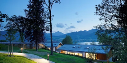 Hotels am See - Verpflegung: Frühstück - Alpenchalets außen - Hotel DAS TEGERNSEE