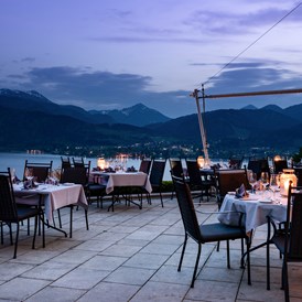 Urlaub am See: Terrasse Restaurant Senger  - Hotel DAS TEGERNSEE