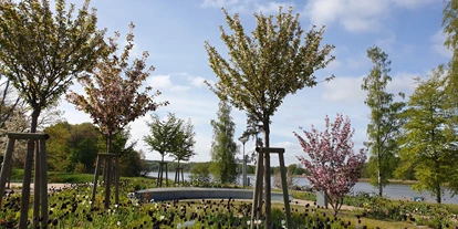 Hotels am See - Verpflegung: Frühstück - Der Kölpinsee im Frühling. - Hotel „Karl´s Burg”