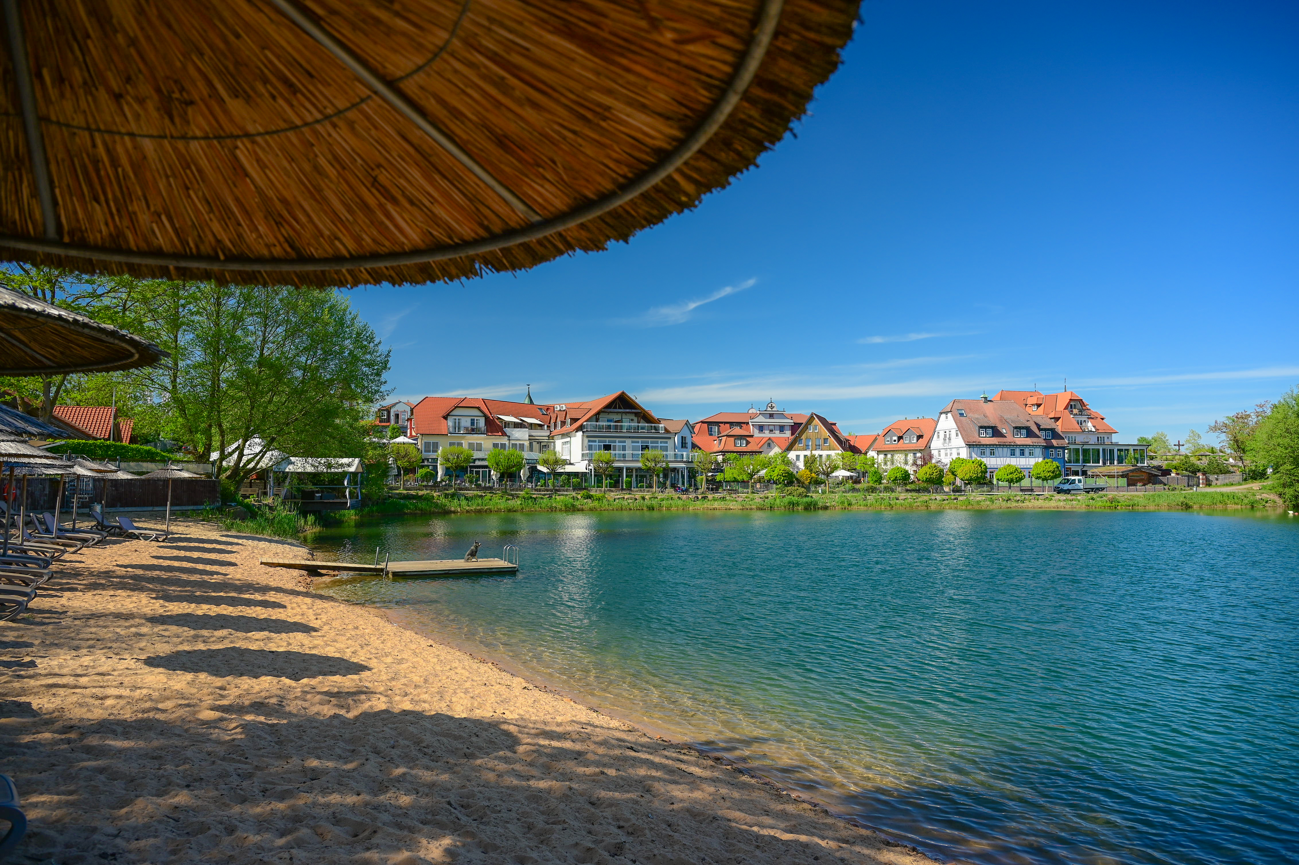 Hotels am See - Bayern - Beachclub - Seehotel Niedernberg - Das Dorf am See