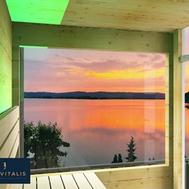 Urlaub am See: Blick von der eigenen privaten Aussen-Sauna auf den Kochelsee. - Seehaus Apartments am Kochelsee
