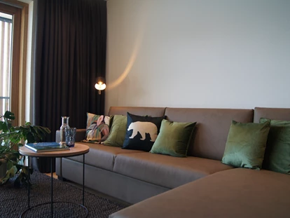 Hotels am See - Verpflegung: Frühstück - Große Couch mit Schlaffunktion - Seehaus Apartments am Kochelsee