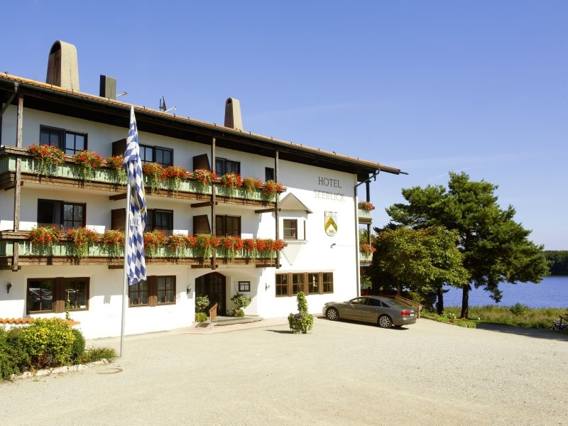 Urlaub am See: Hauptgebäude - Aktiv- und Wellnesshotel Seeblick