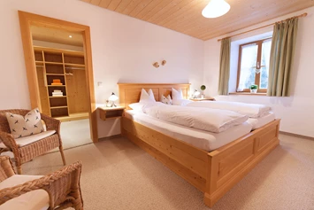 Urlaub am See: Schlafzimmer der Ferienwohnung 15 - Schustermannhof am See