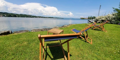 Hotels am See - Verpflegung: Frühstück - Liegestühle am Untersee - See & Park Hotel Feldbach