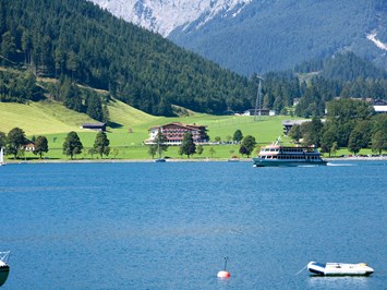 Hotel Bergland am Achensee Freizeitangebote am See Segeln, Surfen, Kiten, Rudern, Schwimmen, Dampferfahrt