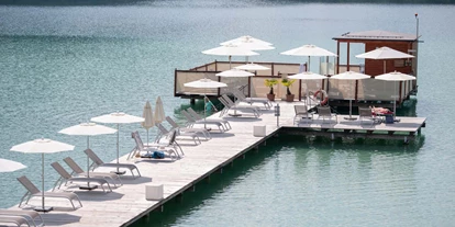 Hotels am See - Verpflegung: Frühstück - Privater Badesteg mit Außensauna mit Panoramaausblick auf den Klopeiner See - Hotel & Spa Sonne Klopeinersee