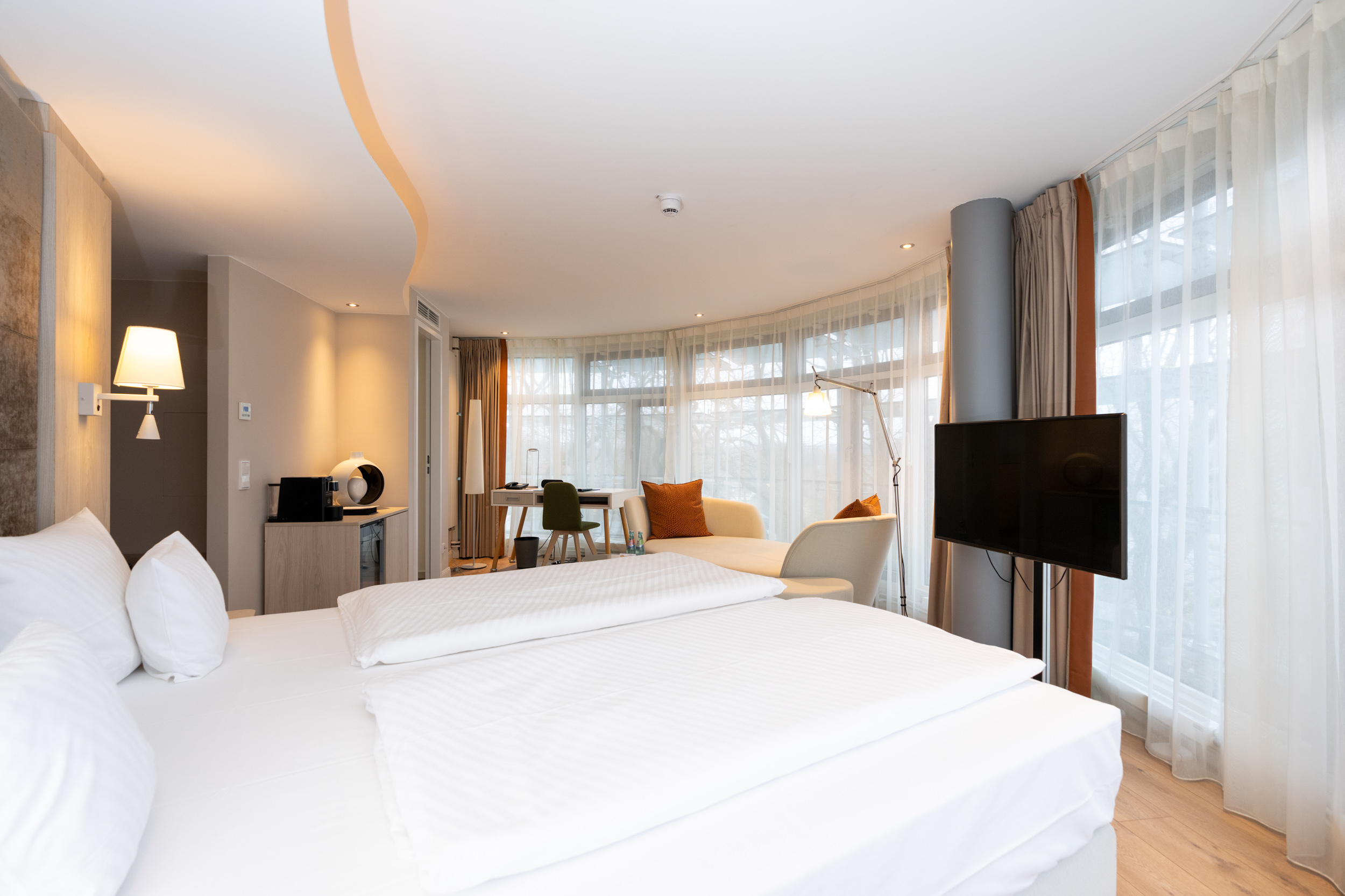 Kongresshotel Potsdam Zimmerkategorien Deluxe Junior Suite mit Seeblick