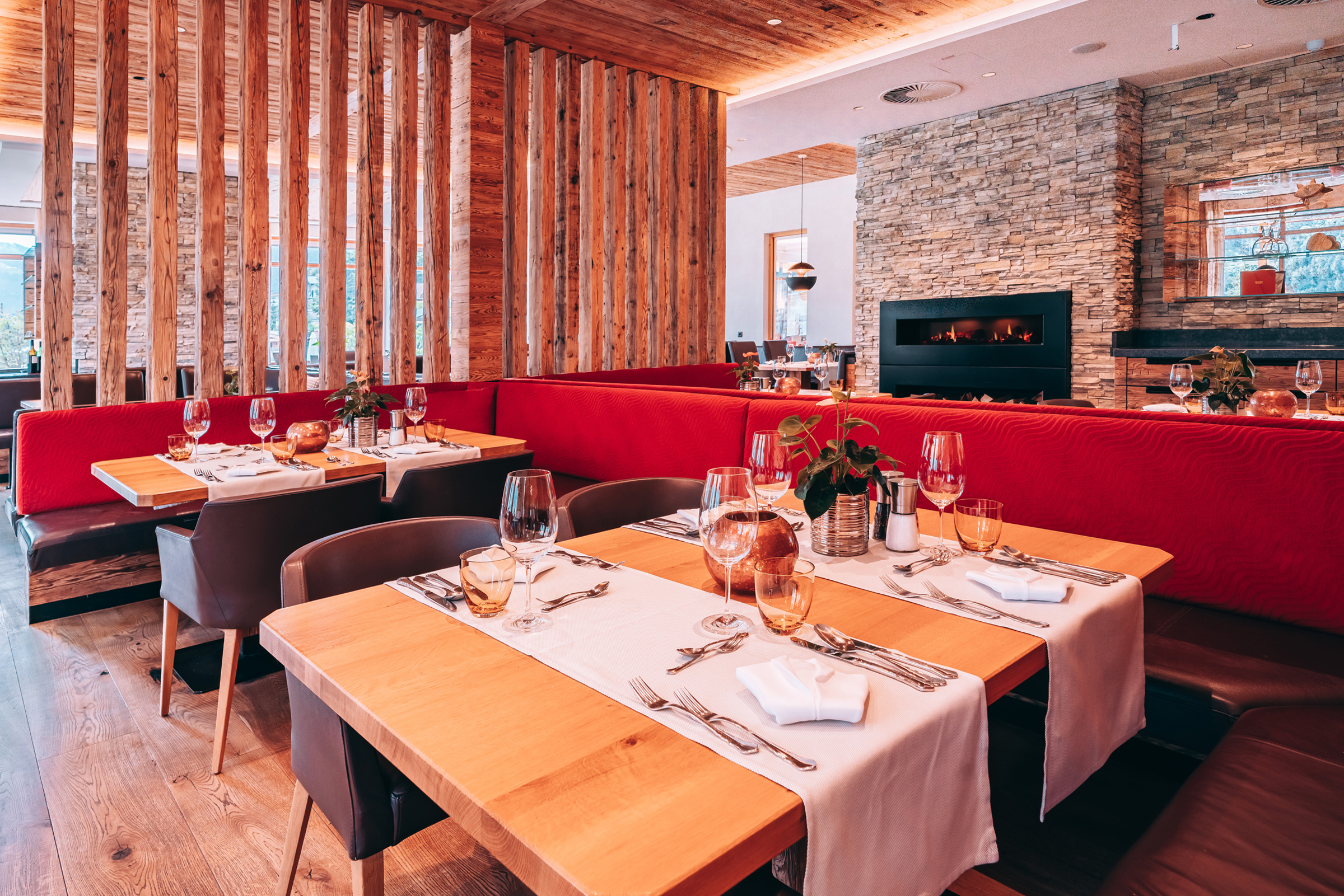 Hotels am See - Pools: Schwimmteich - Familienresort Buchau