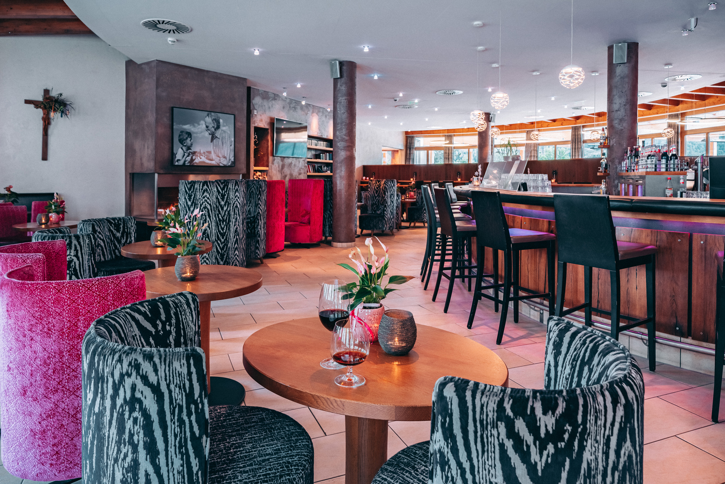 Hotels am See - Pools: Schwimmteich - Familienresort Buchau