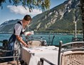 Urlaub am See: Beim Frühstück schon mit diesem Blick auf den See und herzlichem Service empfangen werden. - Travel Charme Fürstenhaus Am Achensee