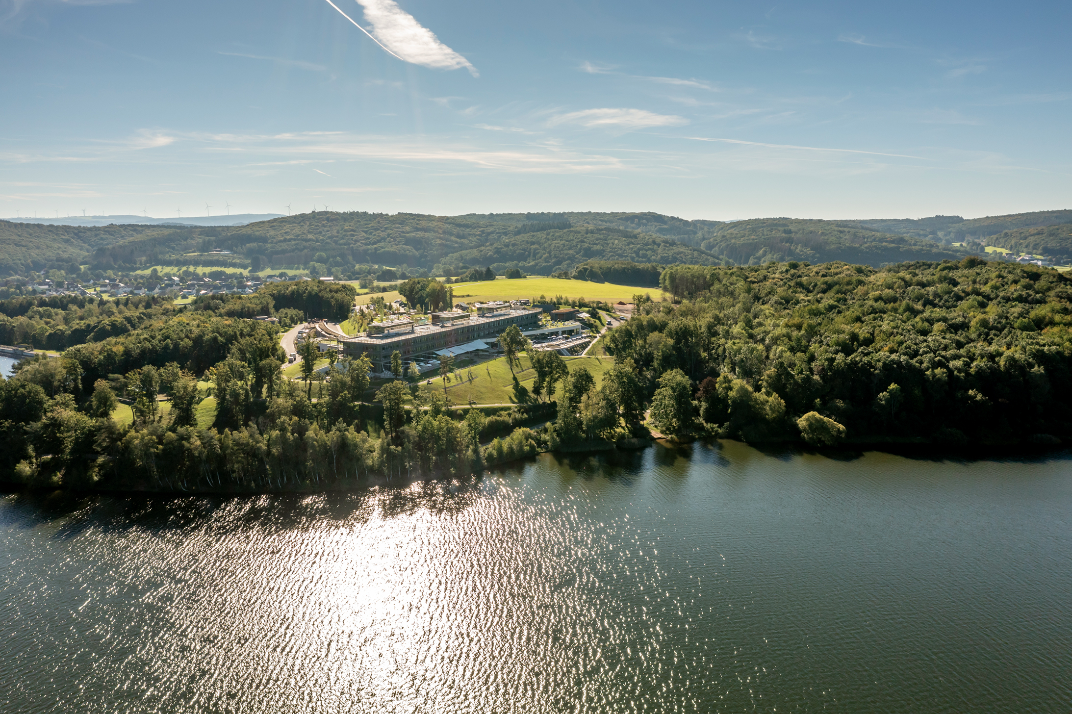 Seezeitlodge Hotel & Spa Freizeitangebote am See Strandbad und Beachvolleyball