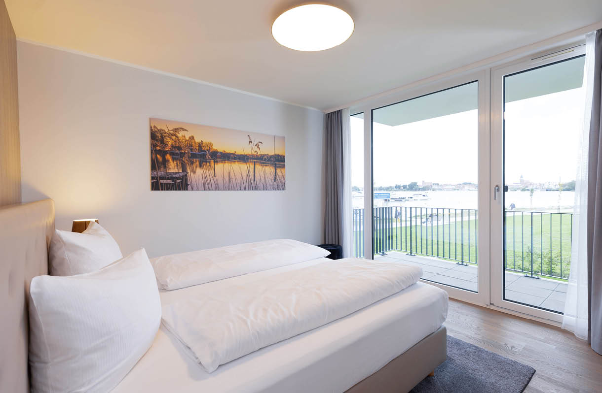 Urlaub am See: Fortuna Suite - MAREMÜRITZ Yachthafen Resort