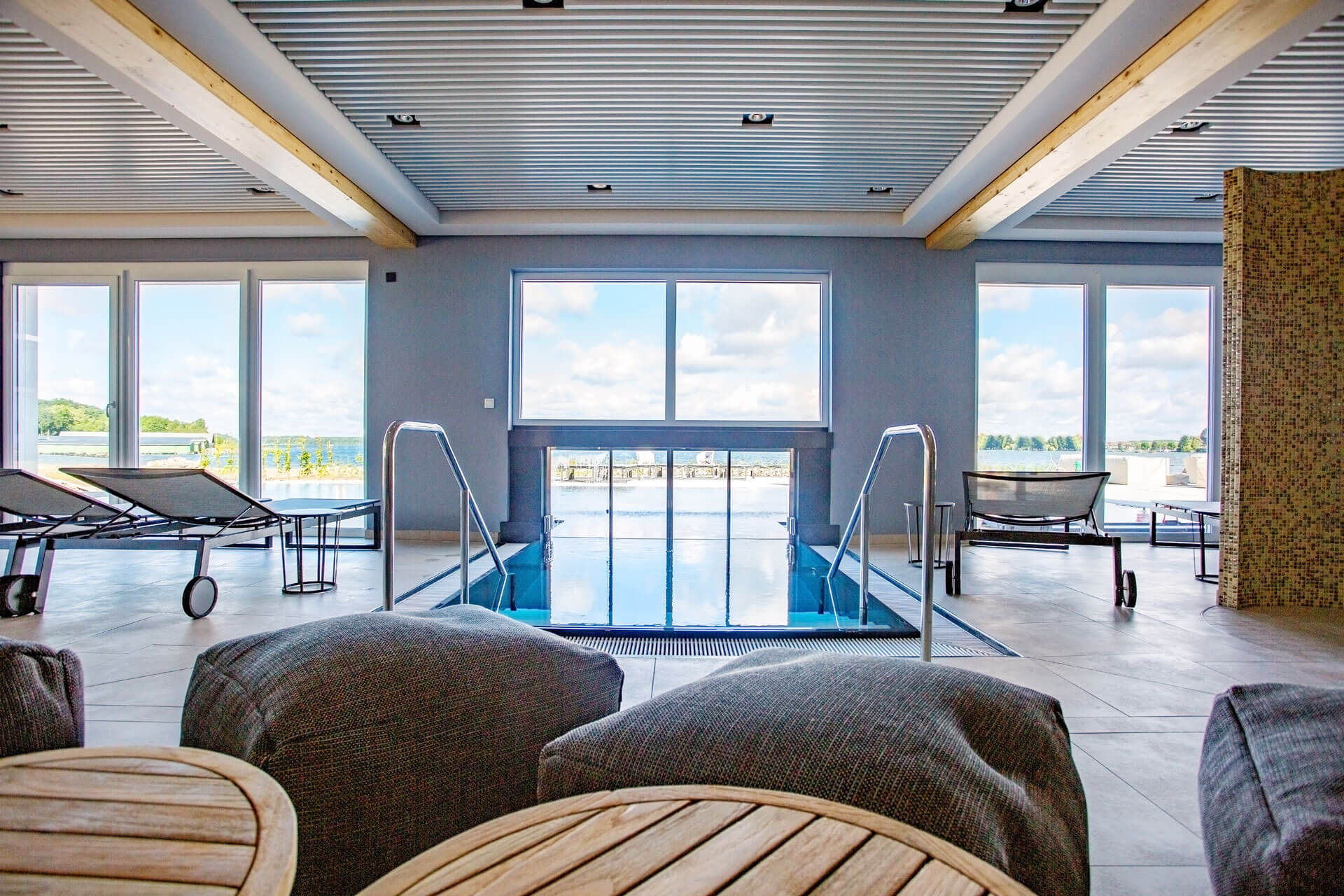 Urlaub am See: Ruhebereich innen - MAREMÜRITZ Yachthafen Resort