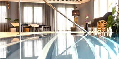 Hotels am See - Verpflegung: Frühstück - Einstieg Infinitypool - MAREMÜRITZ Yachthafen Resort